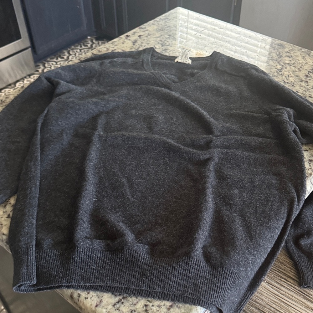 L.L. Bean Men's Dark Gray V-Neck Sweater